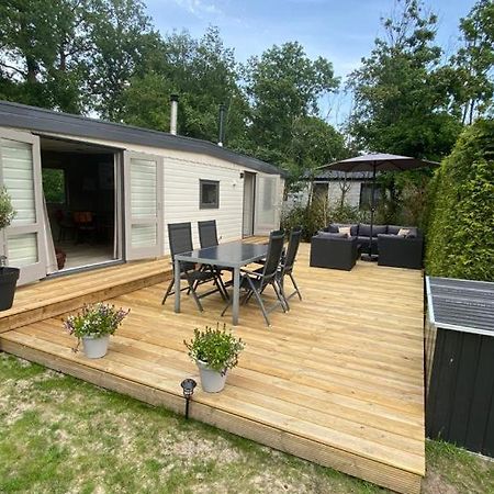 Gemoderniseerd En Modern Chalet Bij Het Bos Rijs Zewnętrze zdjęcie