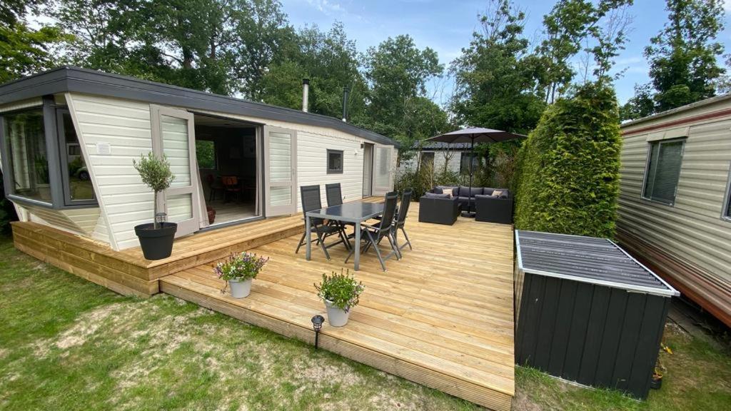 Gemoderniseerd En Modern Chalet Bij Het Bos Rijs Zewnętrze zdjęcie