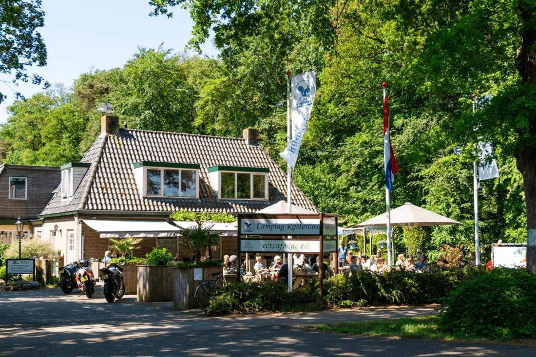 Gemoderniseerd En Modern Chalet Bij Het Bos Rijs Zewnętrze zdjęcie