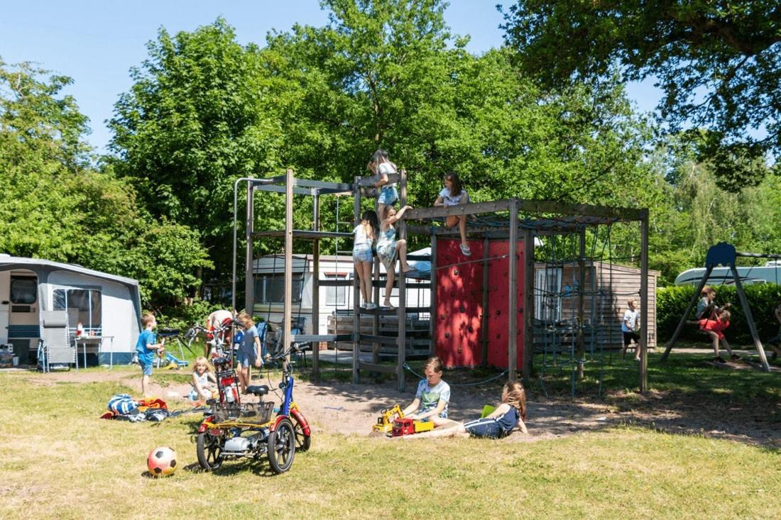 Gemoderniseerd En Modern Chalet Bij Het Bos Rijs Zewnętrze zdjęcie